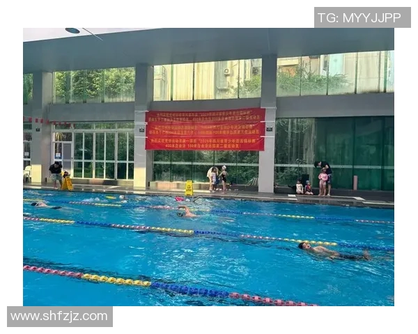 提升自由泳技巧，打造高效游泳训练计划，助你快速突破水性瓶颈