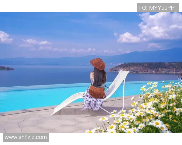 泳池边的清凉世界：打造夏日舒适与健康生活的理想场所